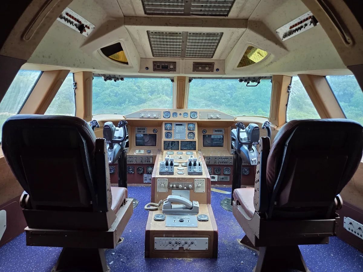 Inside the 747 cockpit